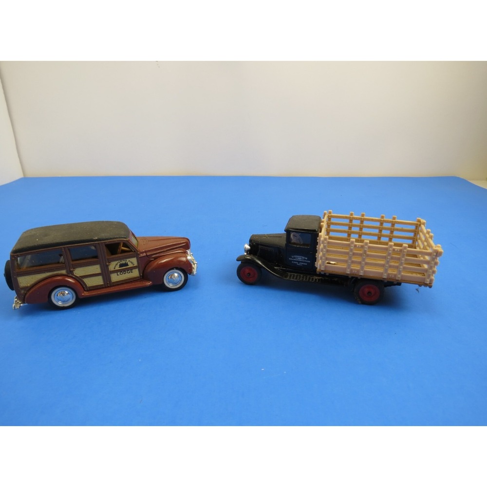 Lot of 2 Ertl Wooden Cars Ford Woody Livestock Transportation